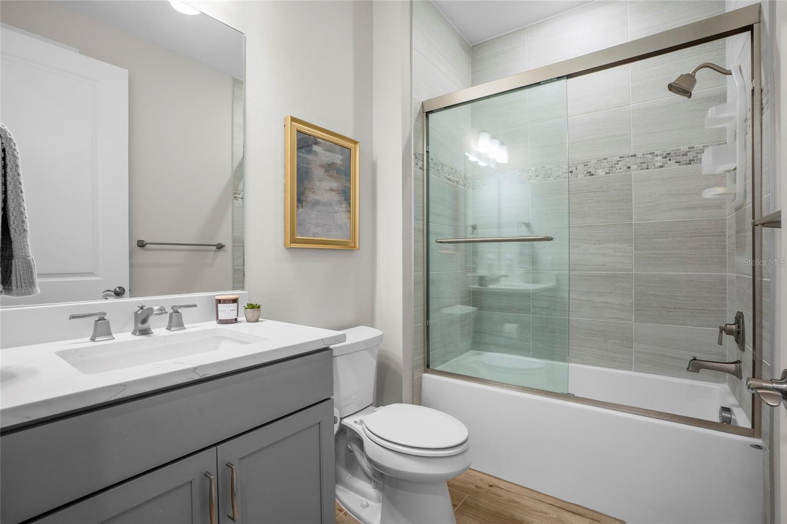 SAPPHIRE POINT PH IVA & IVB - Residential