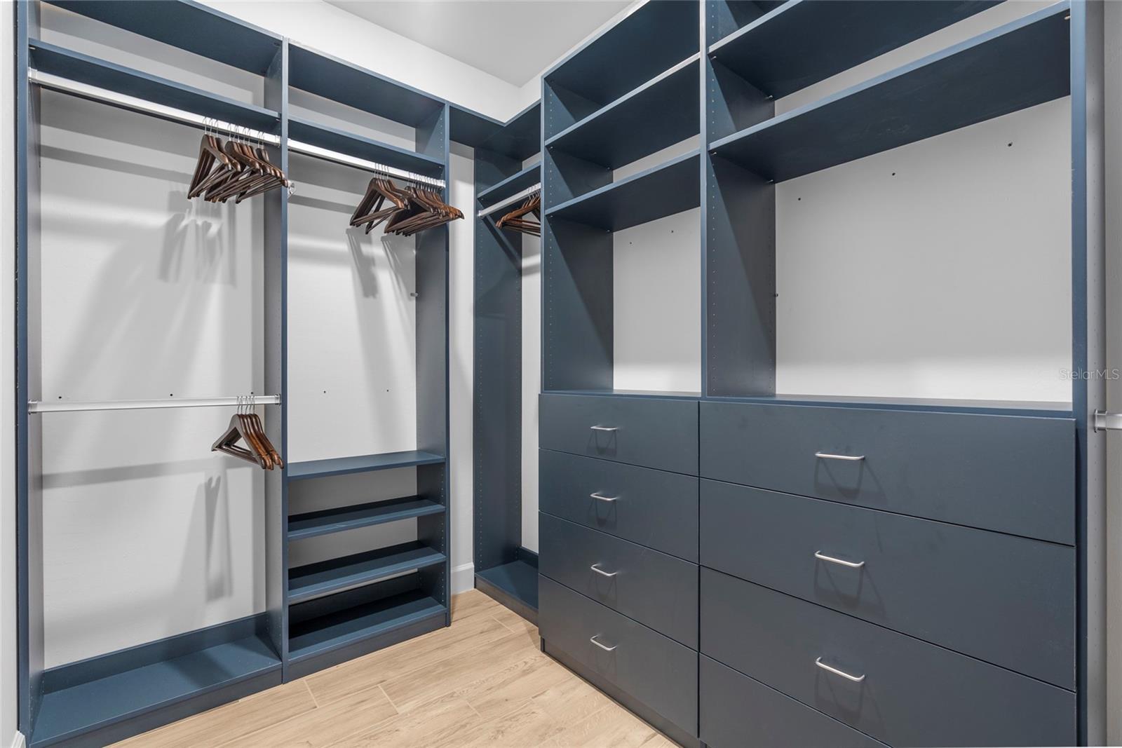 SAPPHIRE POINT PH IVA & IVB - Residential