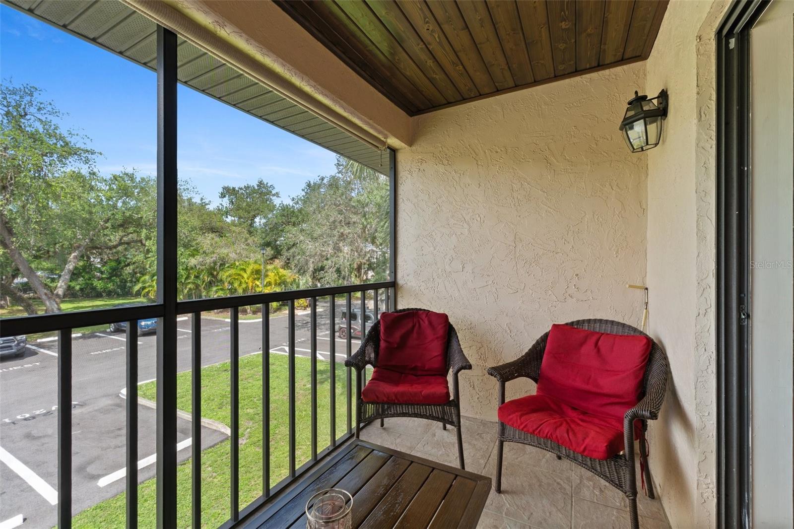 OAKS 04 - Residential