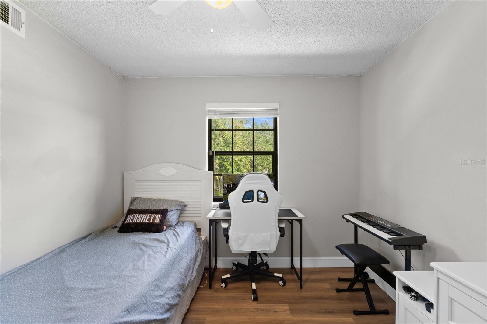 OAKS 04 - Residential