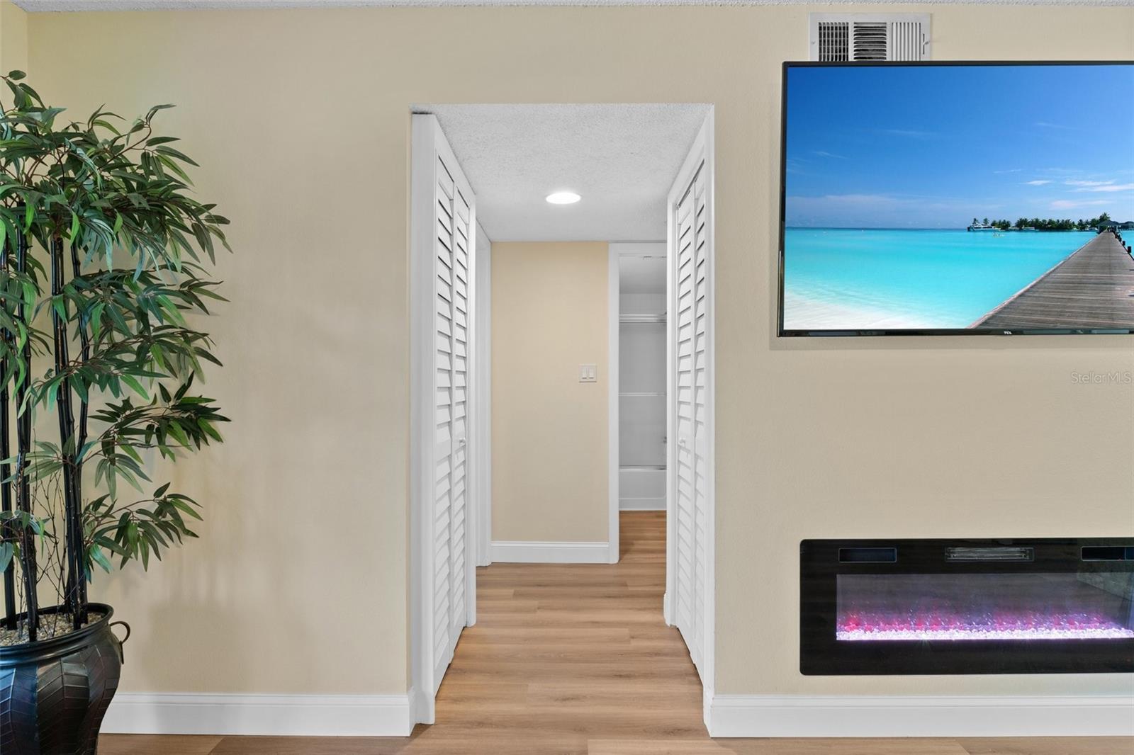 OAKS 04 - Residential