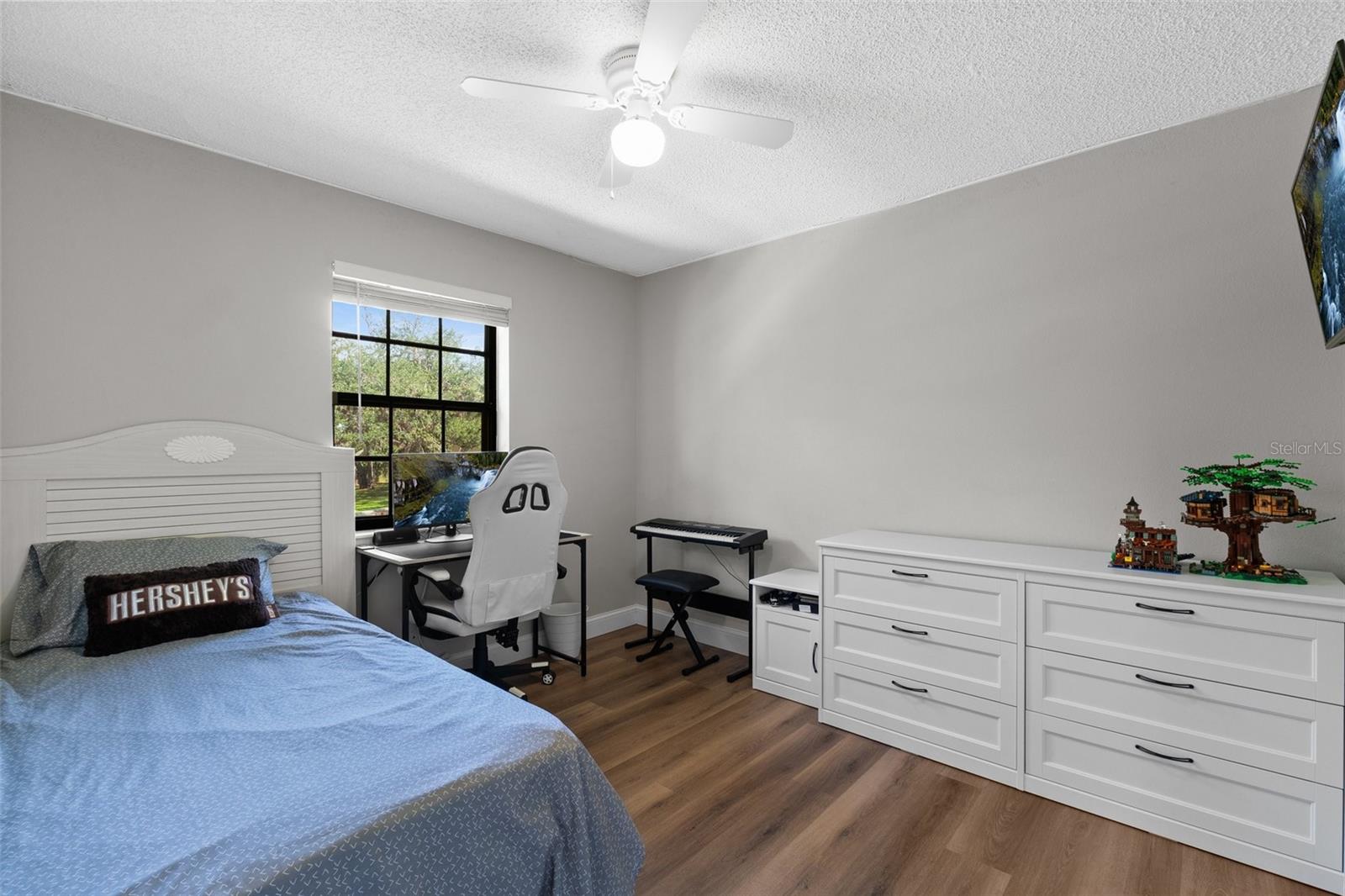 OAKS 04 - Residential