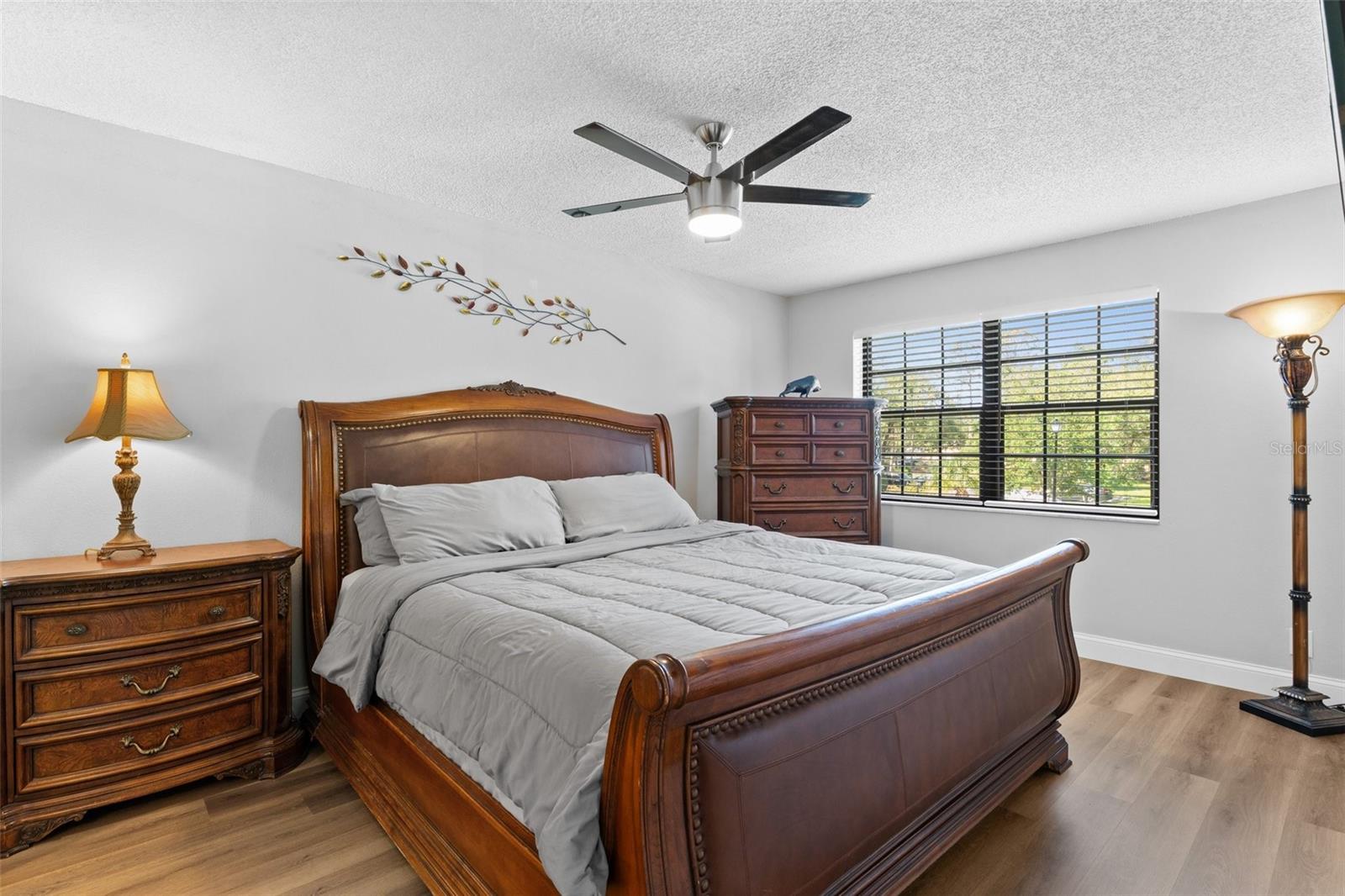 OAKS 04 - Residential