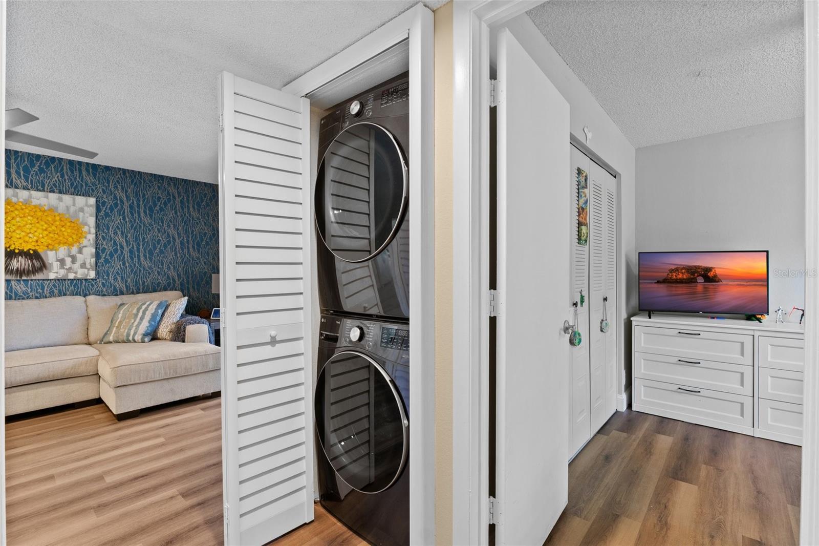 OAKS 04 - Residential