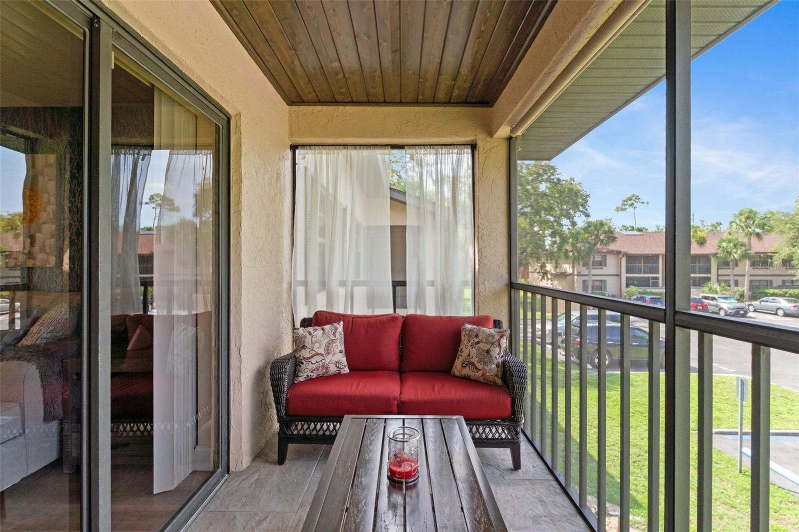 OAKS 04 - Residential