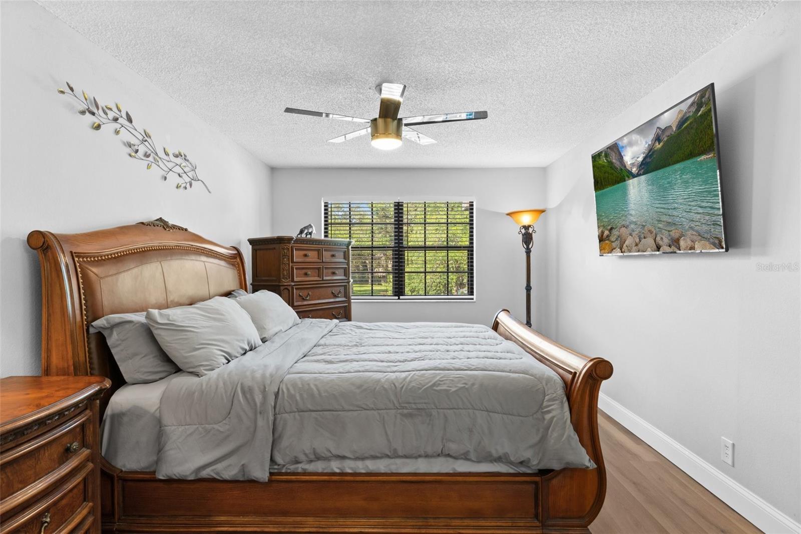 OAKS 04 - Residential