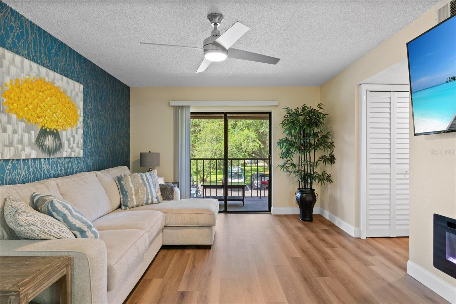 OAKS 04 - Residential