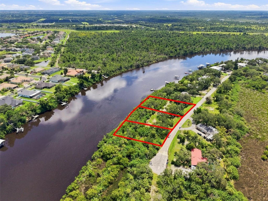 Photo of 2504 River Bend Drive, Ruskin, FL 33570 (MLS # T3552955)