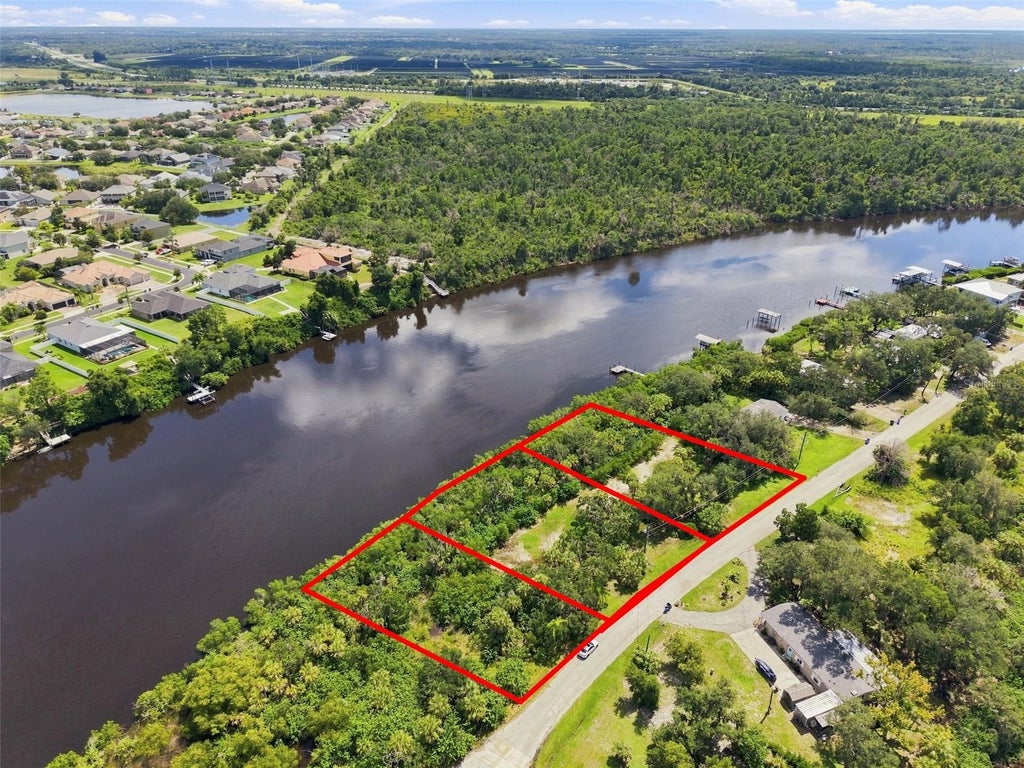 Photo of 2504 River Bend Drive, Ruskin, FL 33570 (MLS # T3552955)