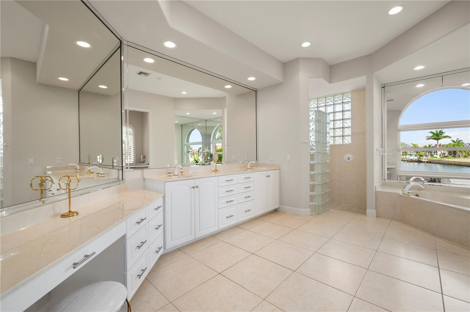 PUNTA GORDA ISLES SEC 14 - Residential