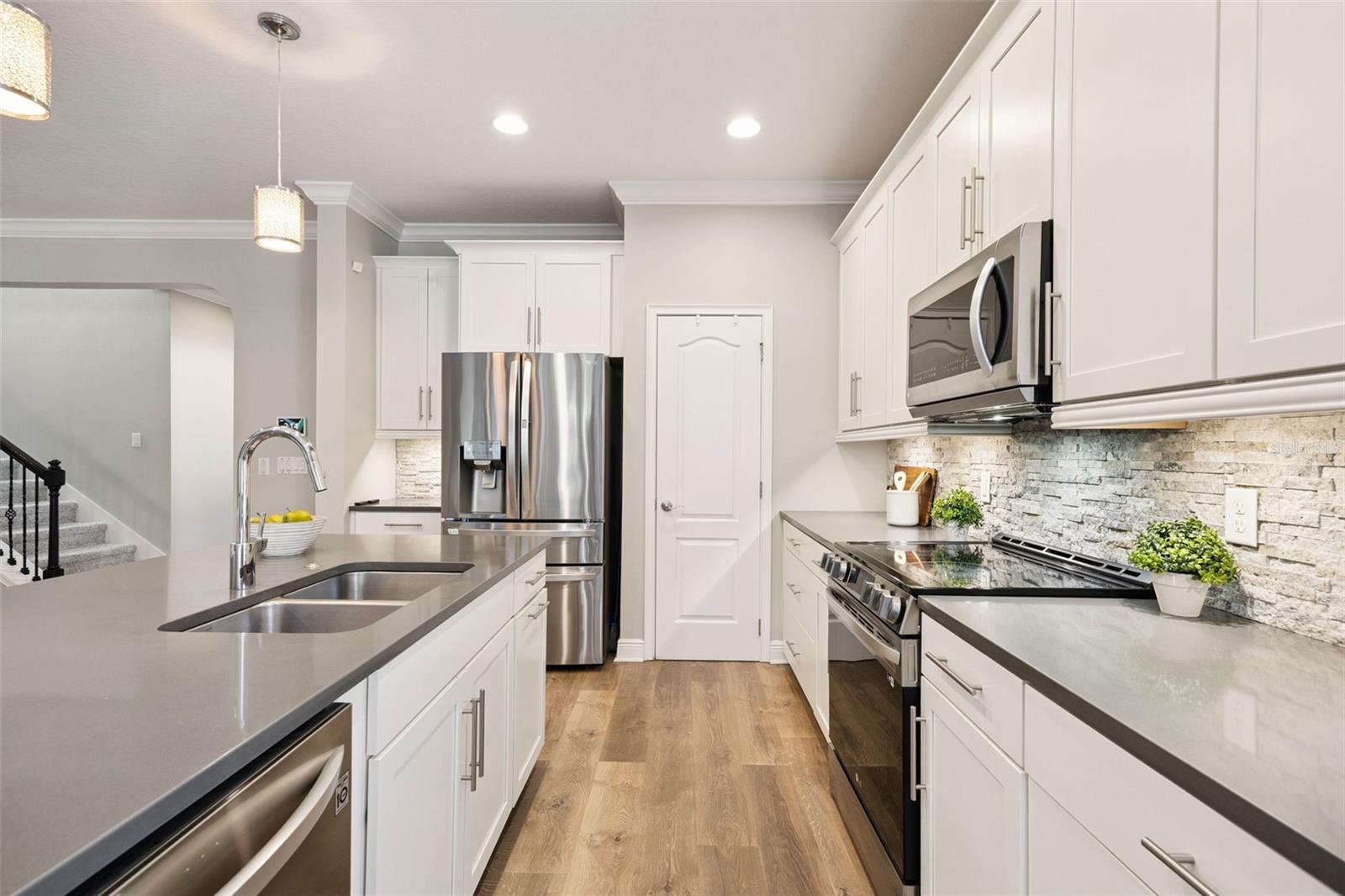 RESERVE/GOLDEN ISLE - Residential