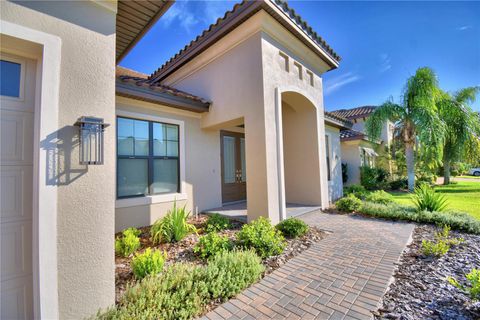 A home in AUBURNDALE