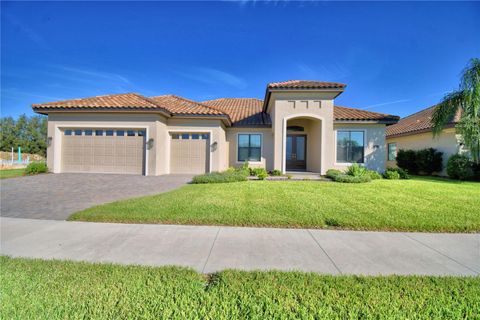 A home in AUBURNDALE