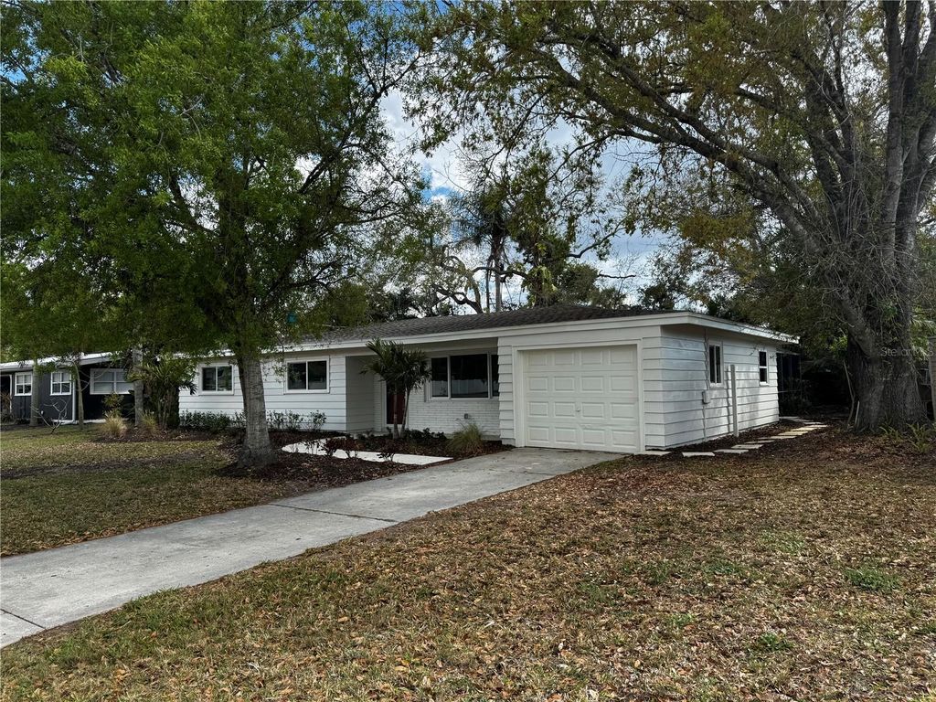 Photo of 3182 Hatton Street, Sarasota, FL 34237 (MLS # A4684851)