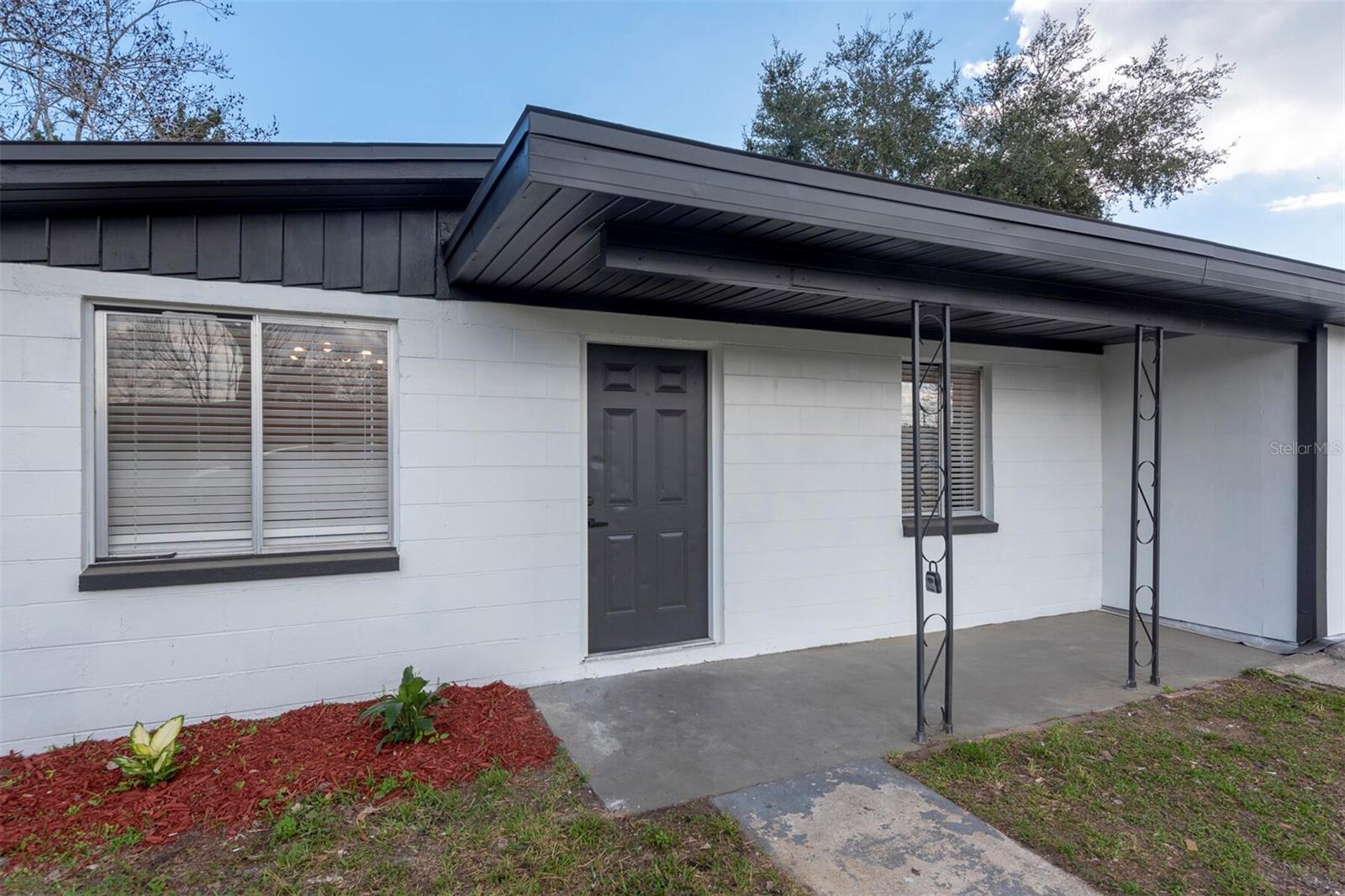 913 LAKE AVENUE