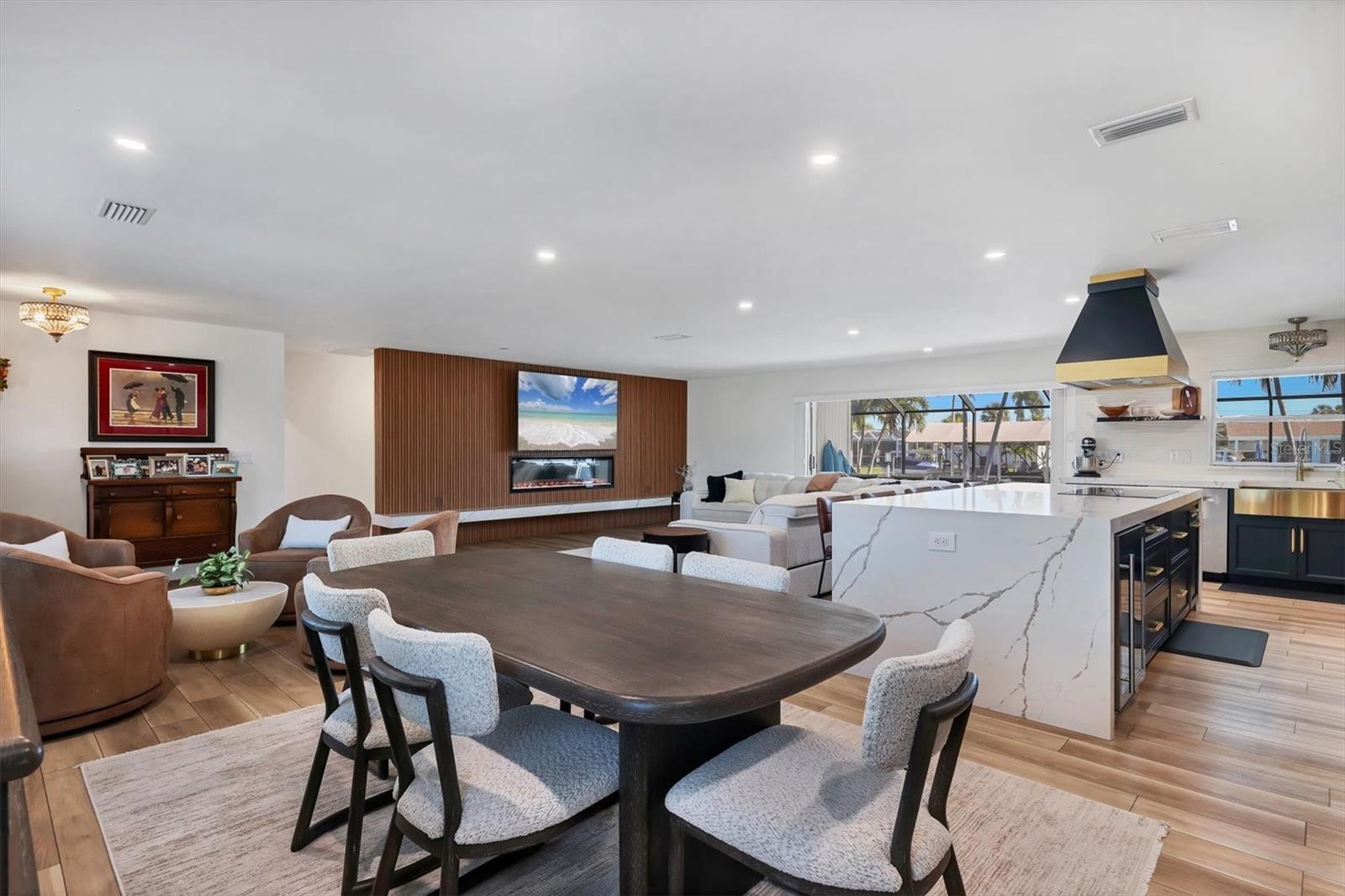 SAN REMO SHORES - Residential