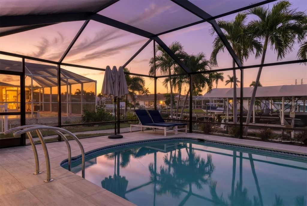 Photo of 4111 Plumosa Terrace, Bradenton, FL 34210 (MLS # A4679308)