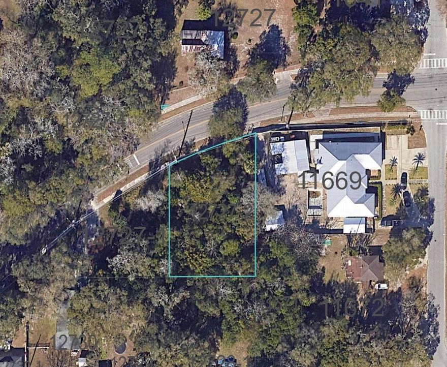 .31 ± acre urban infill lot in southeast Gainesville with city water and sewer available. Zoned Urban 3 (U3), this parcel offers flexibility for residential development in a growing, centrally located area.  Just minutes to Depot Park, downtown Gainesville, the Cade Museum, and the University of Florida, this location provides convenient access to shopping, dining, entertainment, and major roadways. Whether you’re looking to build a primary residence or invest in new construction, this lot offers strong potential in one of Gainesville’s most connected corridors.