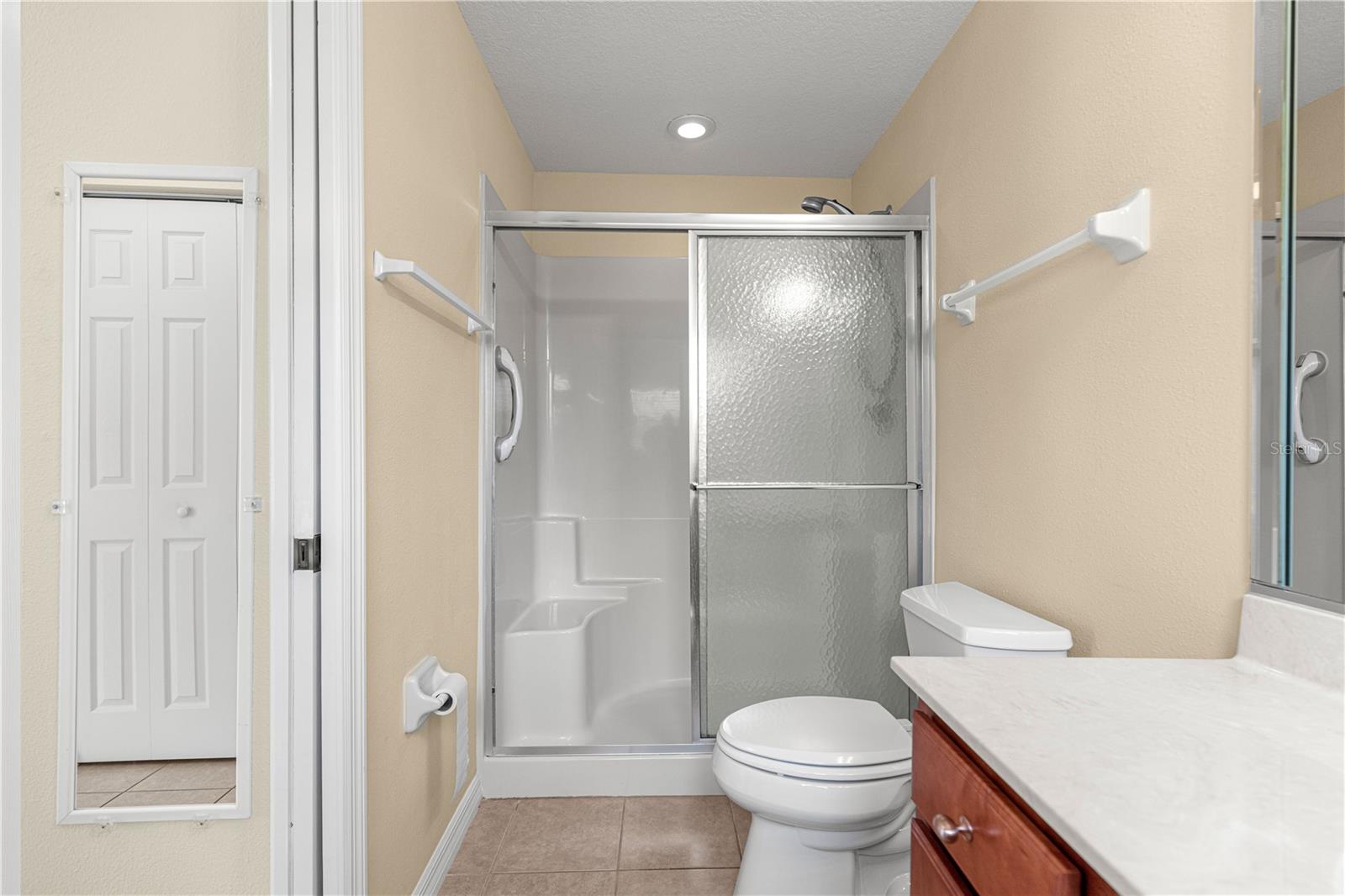 ON TOP OF THE WORLD - Residential