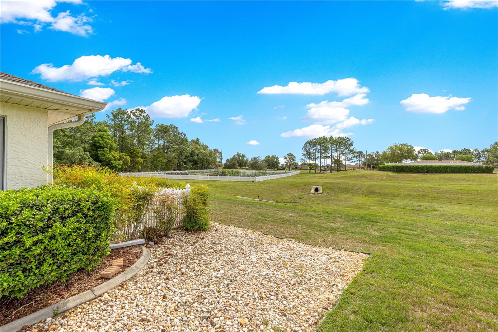 ON TOP OF THE WORLD - Residential