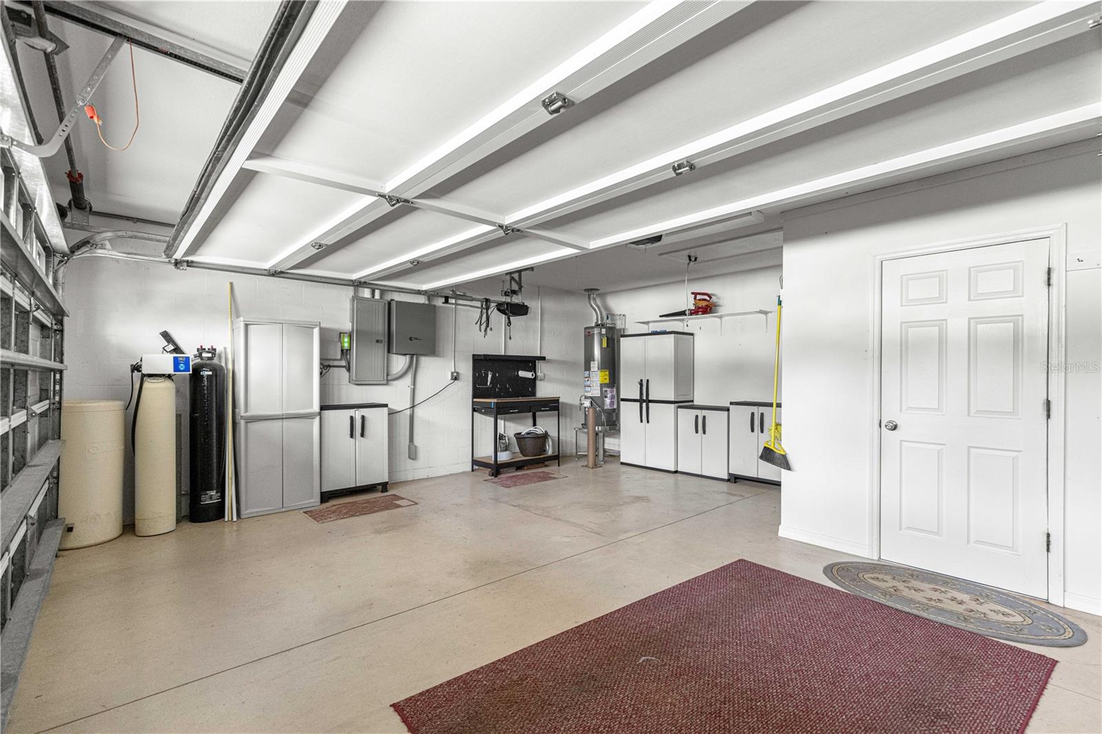 ON TOP OF THE WORLD - Residential