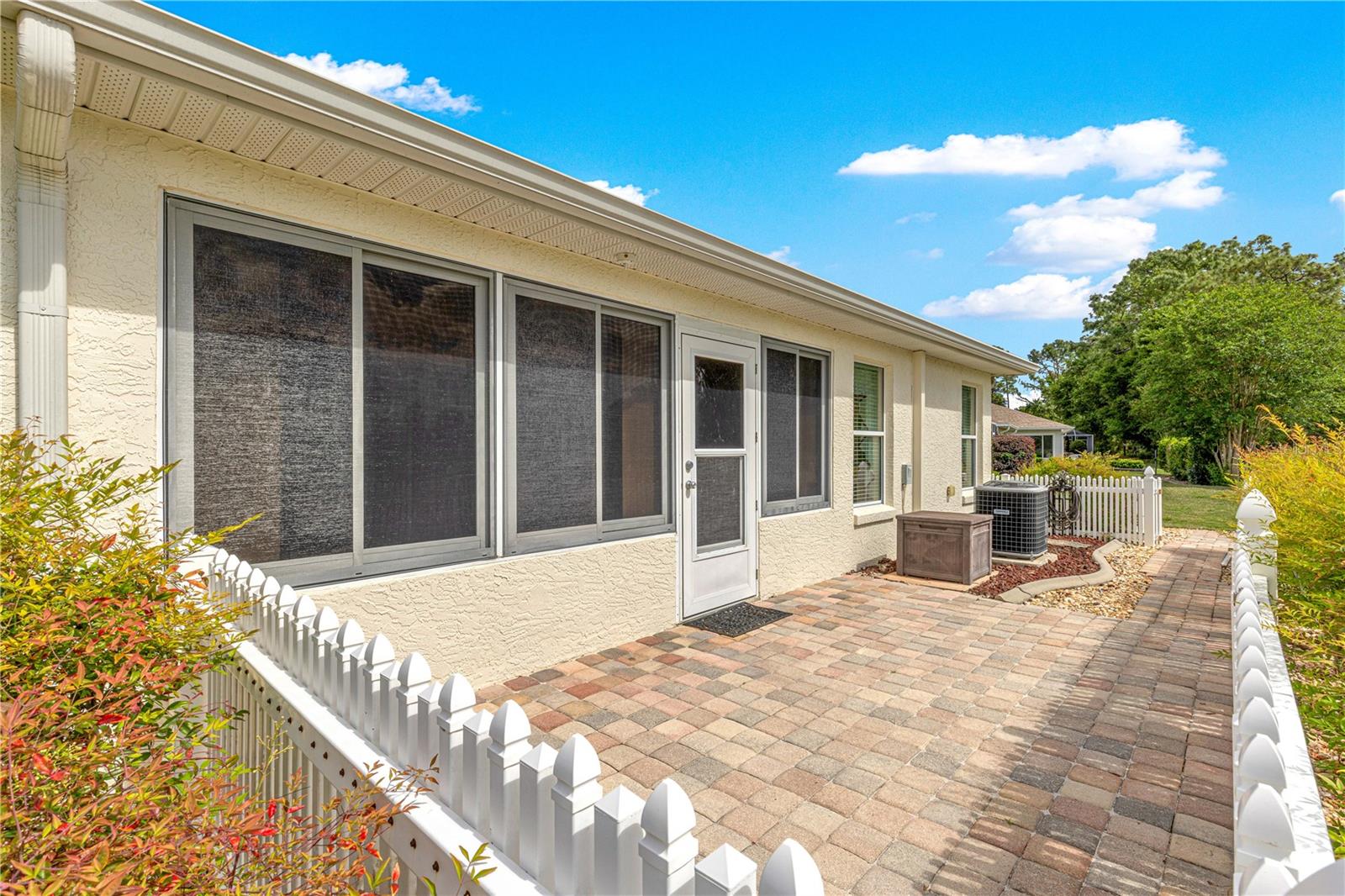 ON TOP OF THE WORLD - Residential