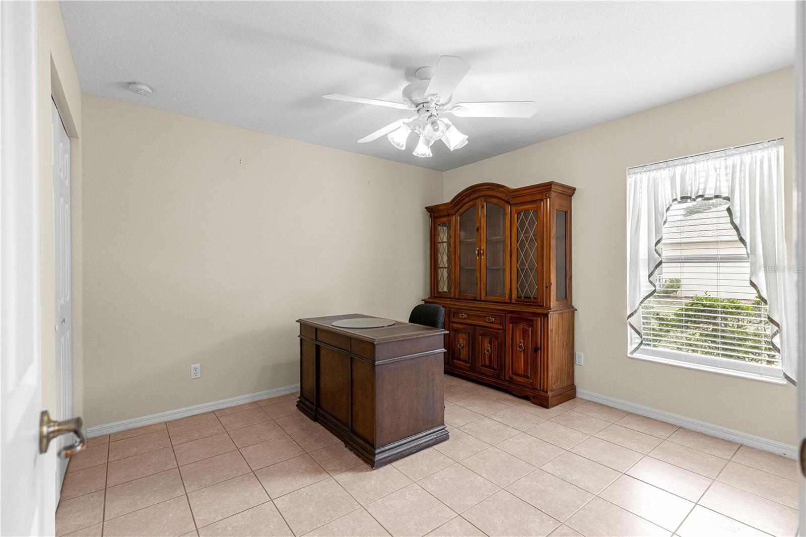 ON TOP OF THE WORLD - Residential