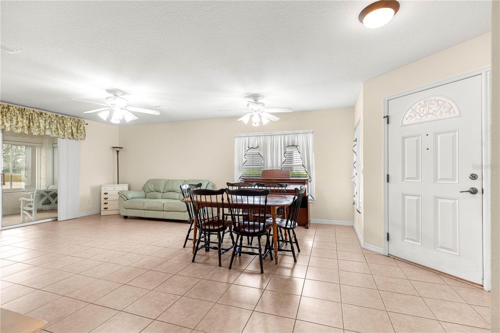 ON TOP OF THE WORLD - Residential