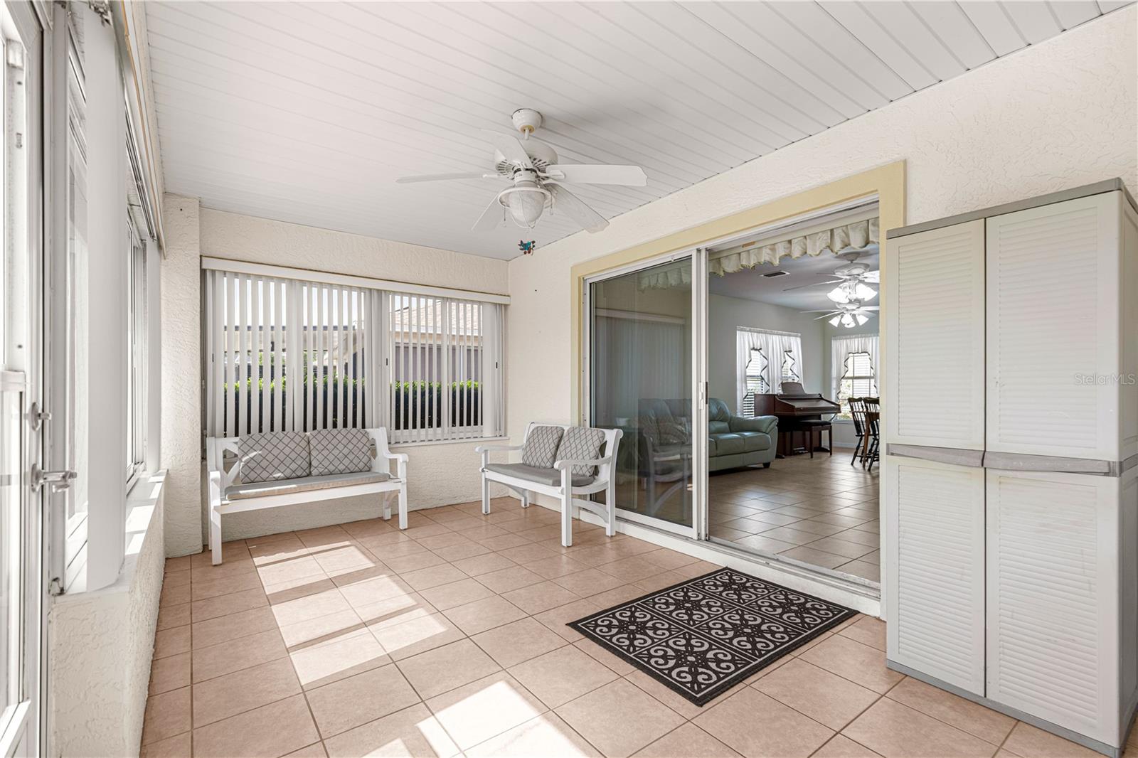 ON TOP OF THE WORLD - Residential