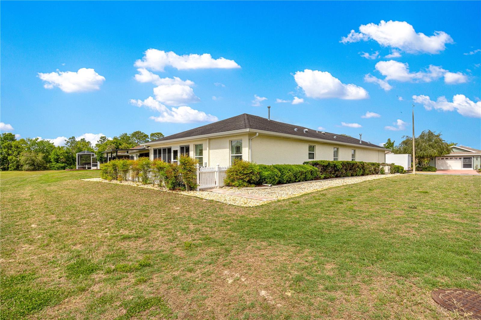 ON TOP OF THE WORLD - Residential