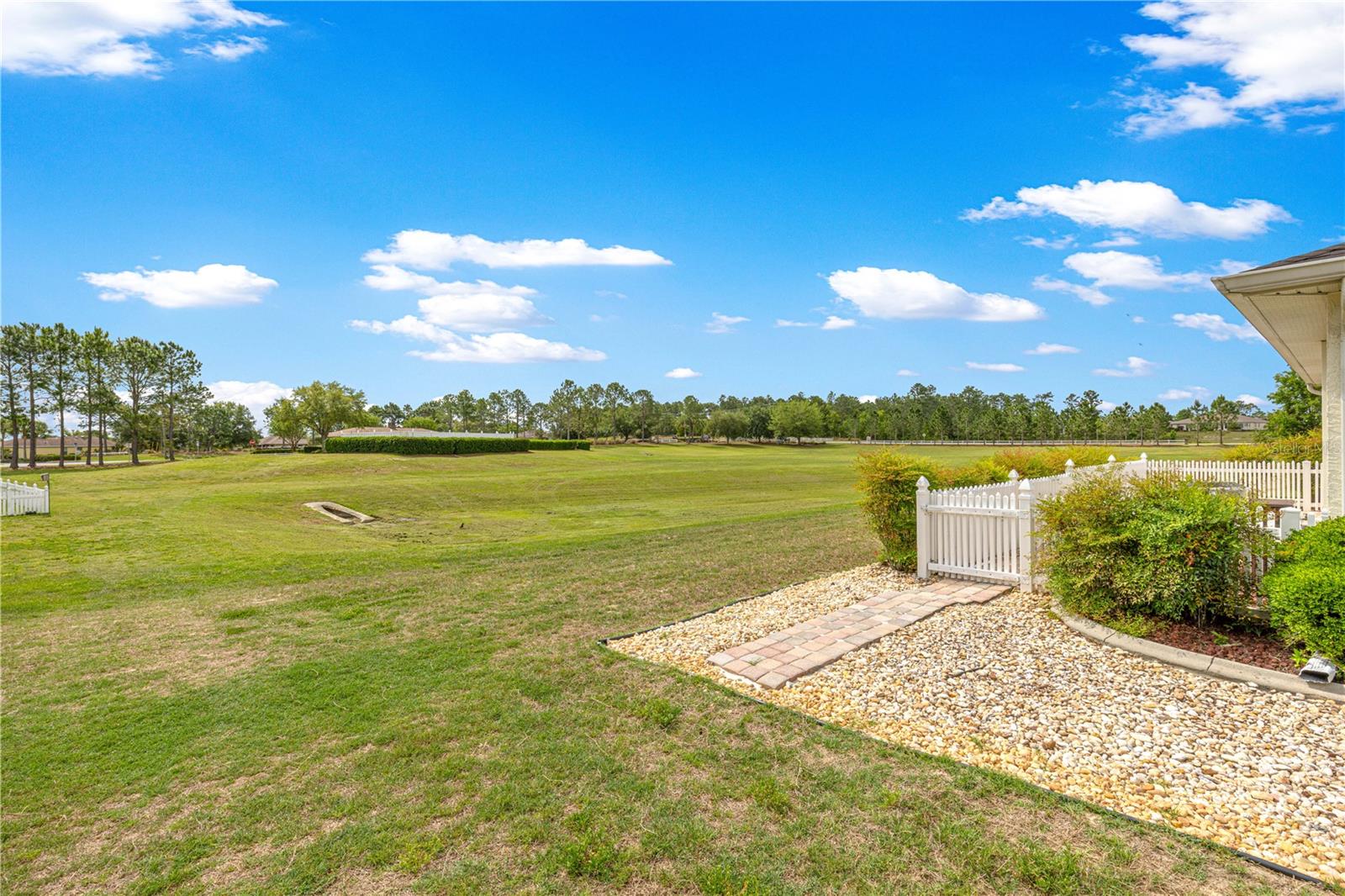 ON TOP OF THE WORLD - Residential