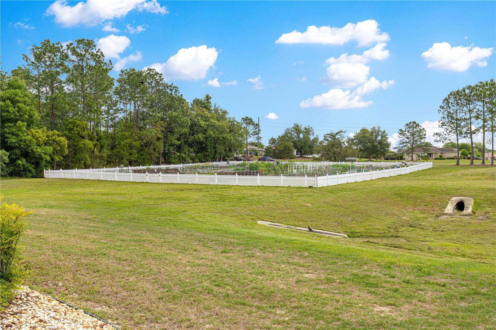 ON TOP OF THE WORLD - Residential