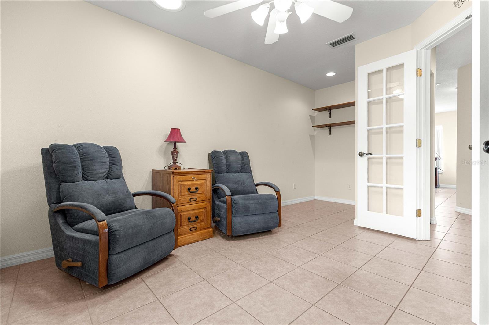 ON TOP OF THE WORLD - Residential