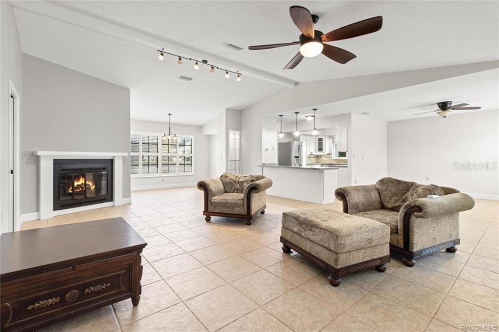 DAVIS LAKE GOLF ESTATES UNIT 02 - Residential