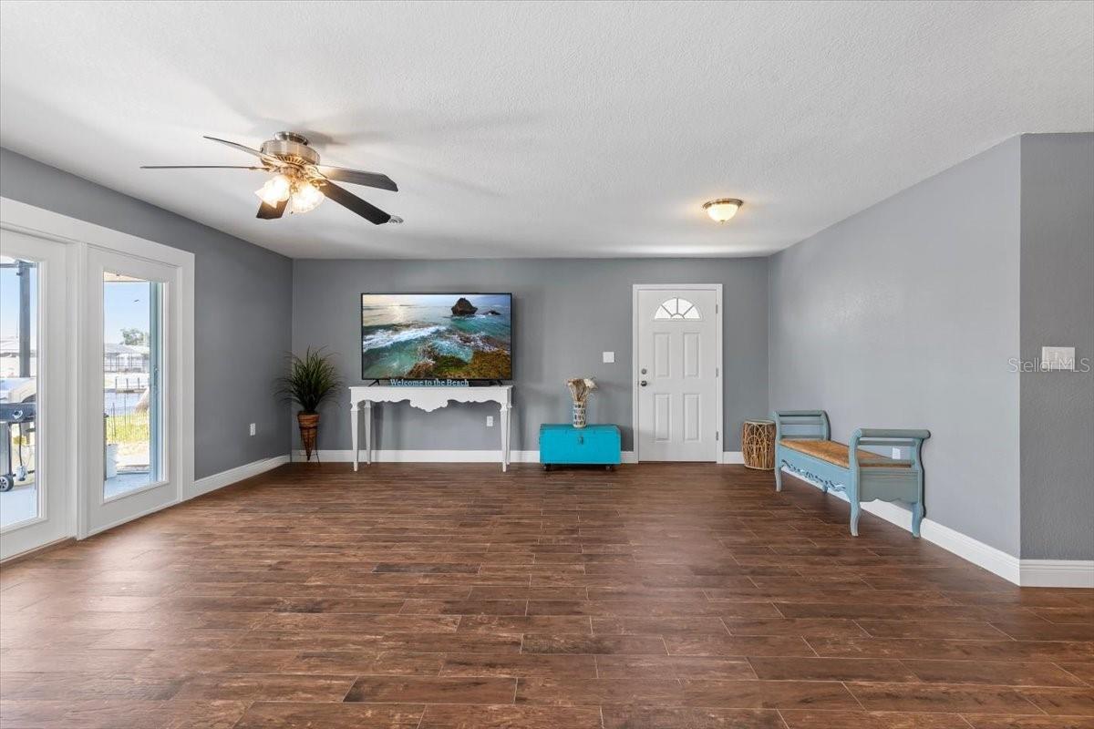5051 BONITO DRIVE