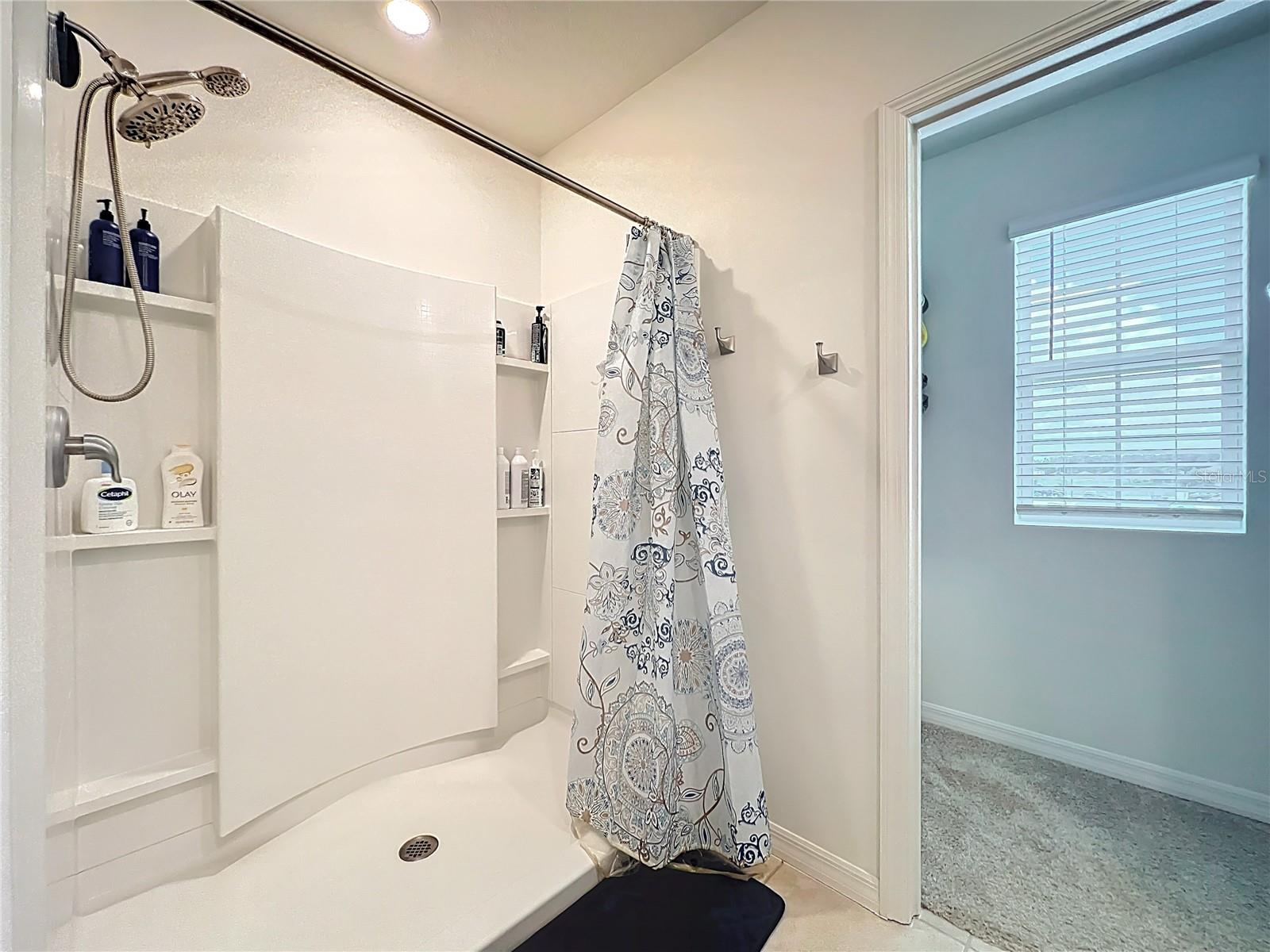 HOLLY ESTATES - Residential