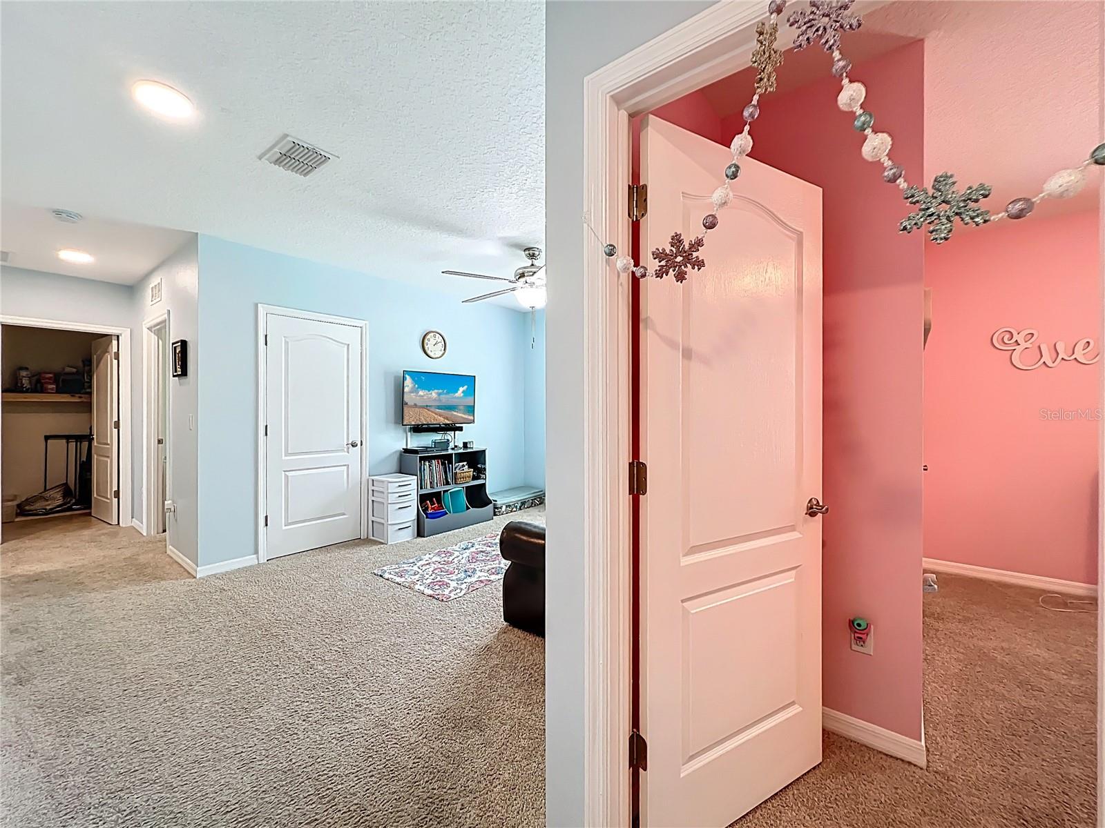 HOLLY ESTATES - Residential