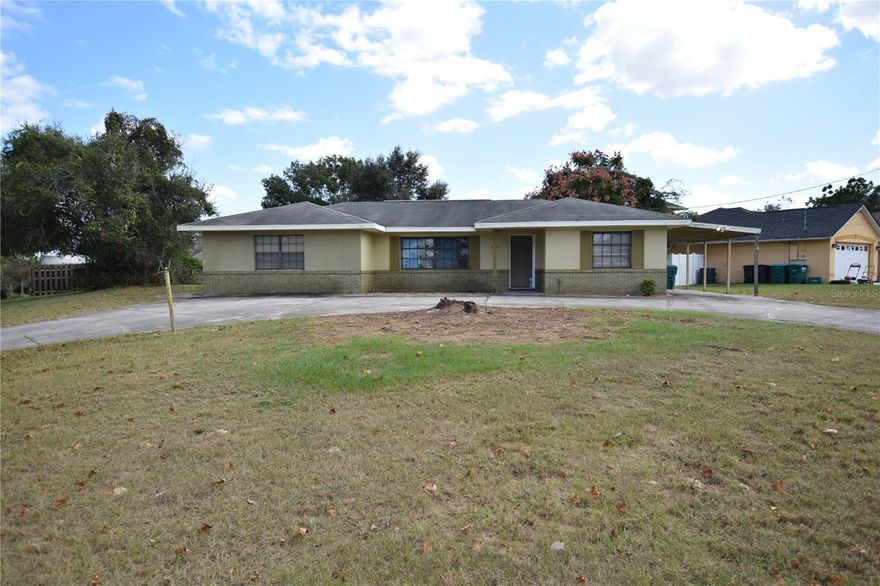 3 Bedroom 3 bath Home with two master bedrooms. Freshly Painted, New Blinds Throughout, New Stove, New Frig, Newer AC.  Tile floors throughout, Screened back patio, Home located on large corner lot. No Garage, 1 car carport. Walking distance to Deltona HS. Minutes to I4 for easy commute. Just finishing the rehab and will be ready for a new tenant by Dec 1 to move in.  Sorry No Pets.