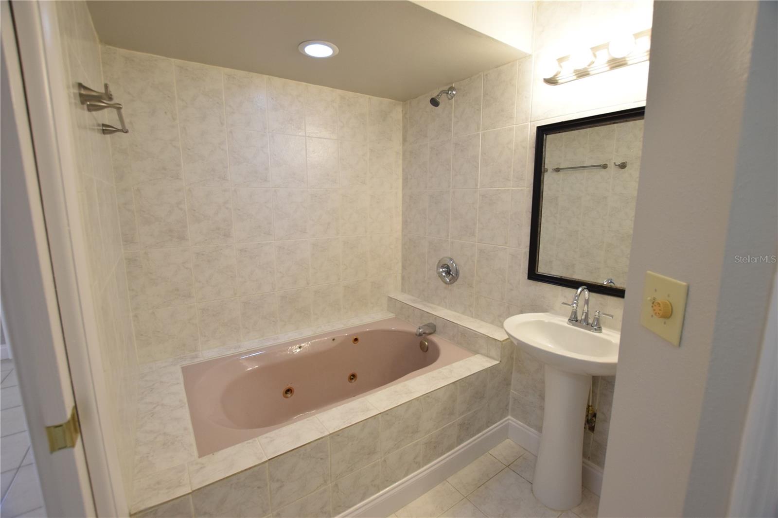 DELTONA LAKES UNIT 71 - Residential Lease