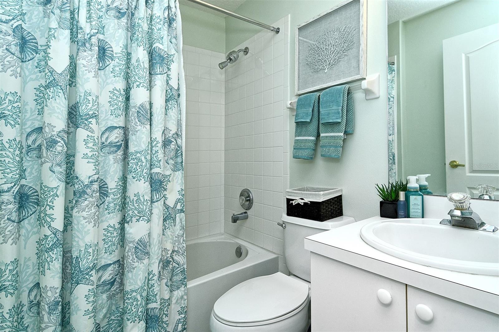 HERITAGE OAKS GOLF & COUNTRY CLUB - Residential