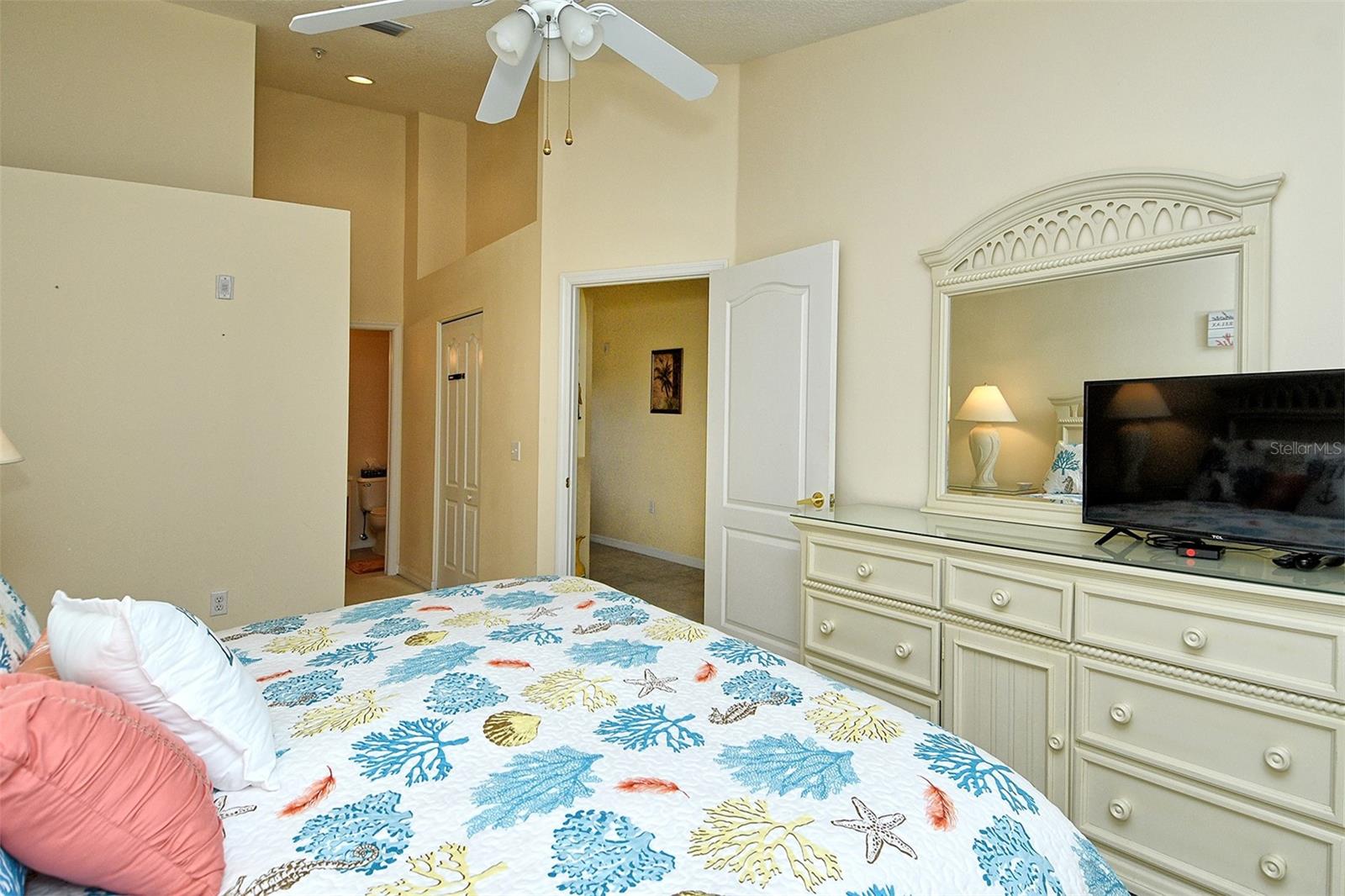 HERITAGE OAKS GOLF & COUNTRY CLUB - Residential