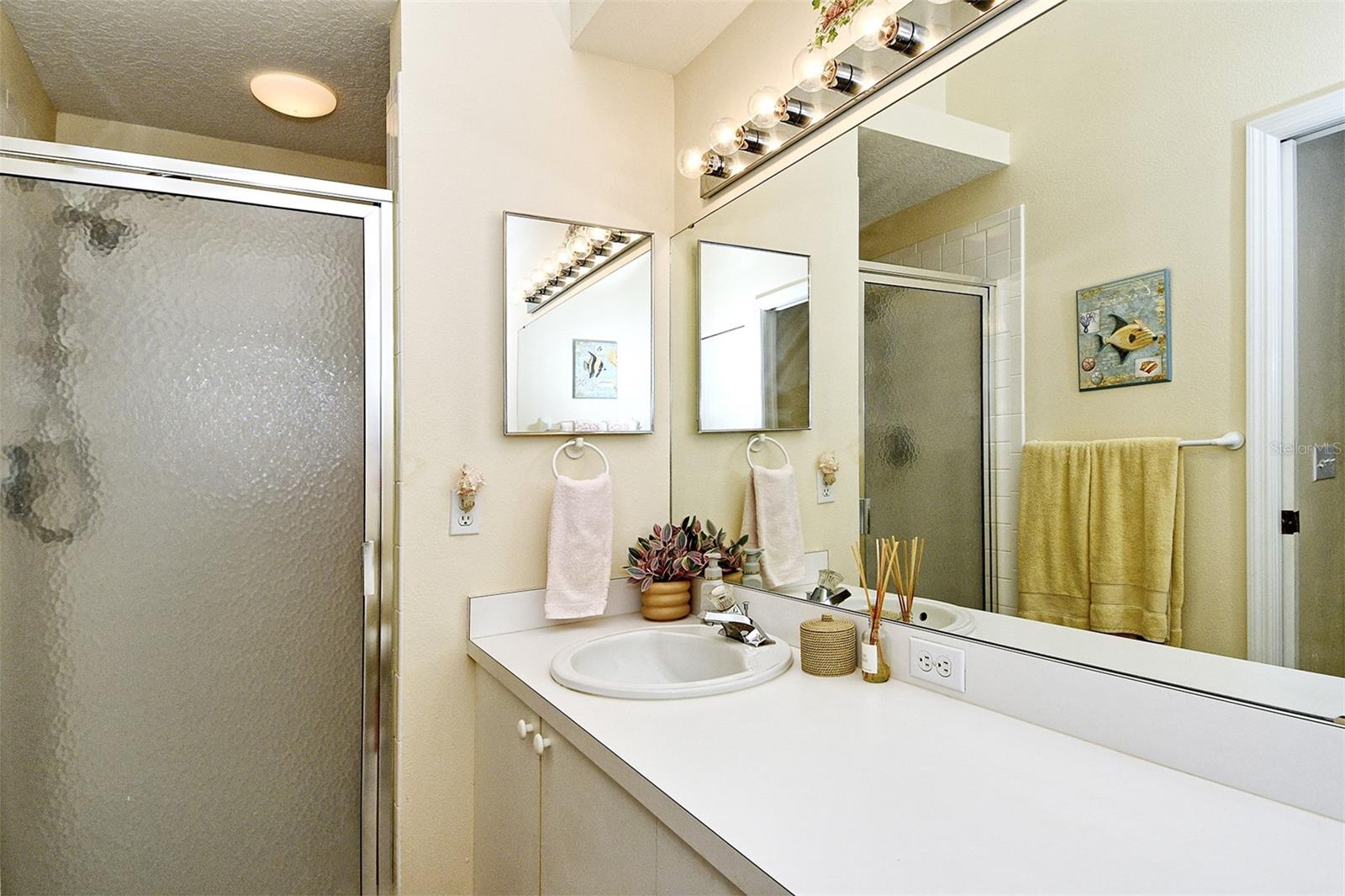 HERITAGE OAKS GOLF & COUNTRY CLUB - Residential