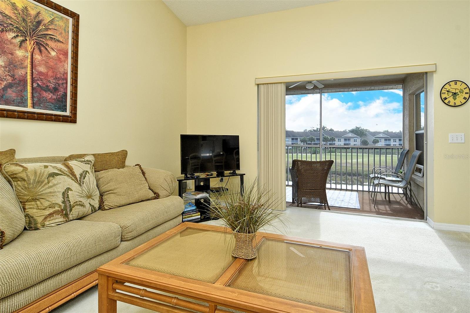 HERITAGE OAKS GOLF & COUNTRY CLUB - Residential