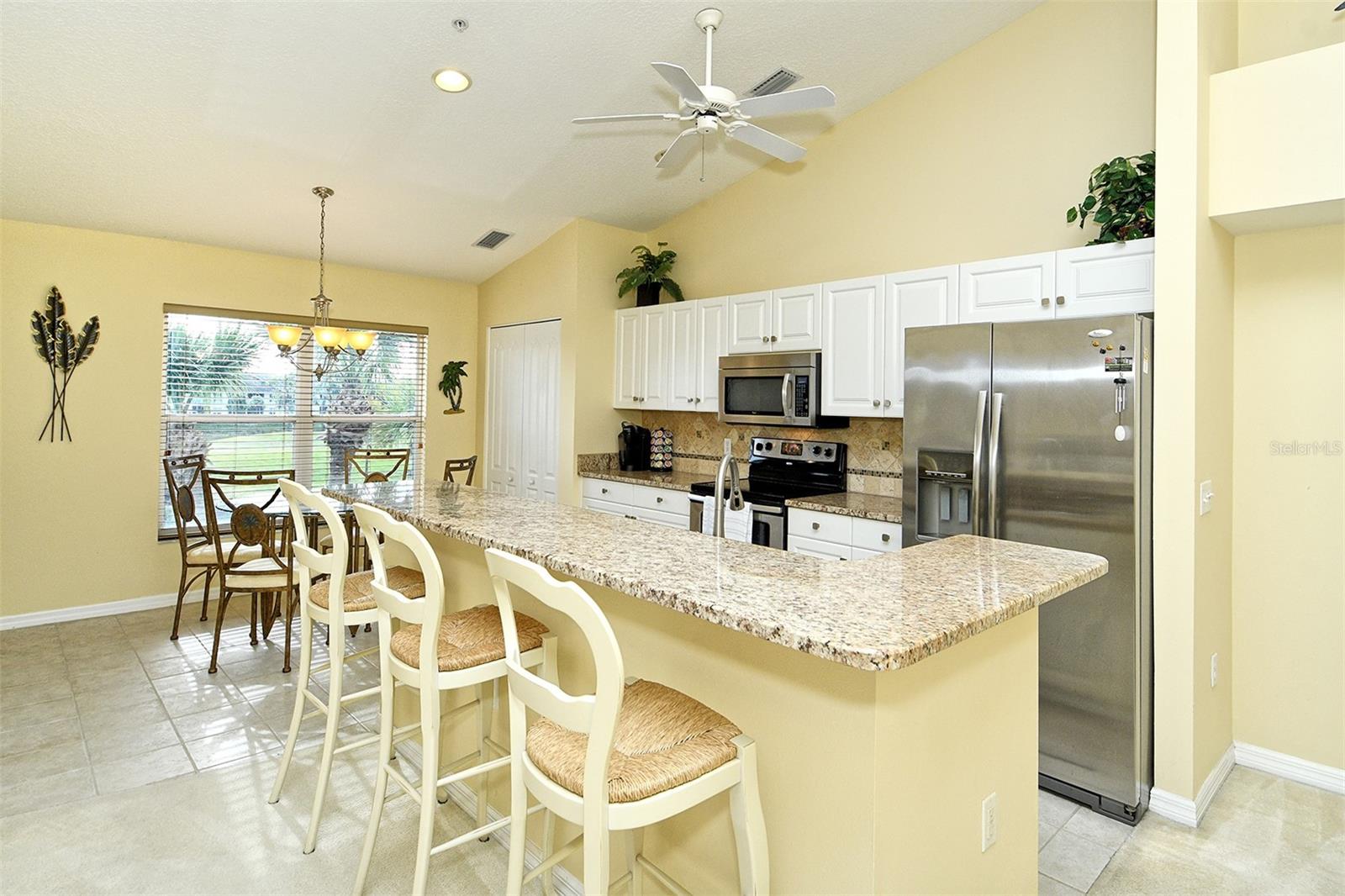 HERITAGE OAKS GOLF & COUNTRY CLUB - Residential