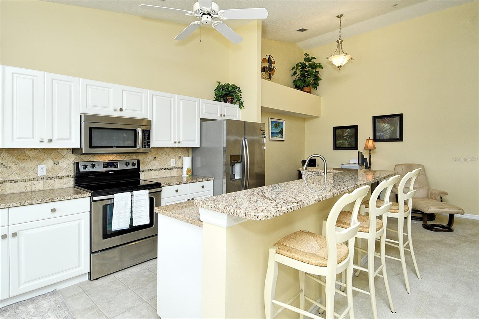 HERITAGE OAKS GOLF & COUNTRY CLUB - Residential