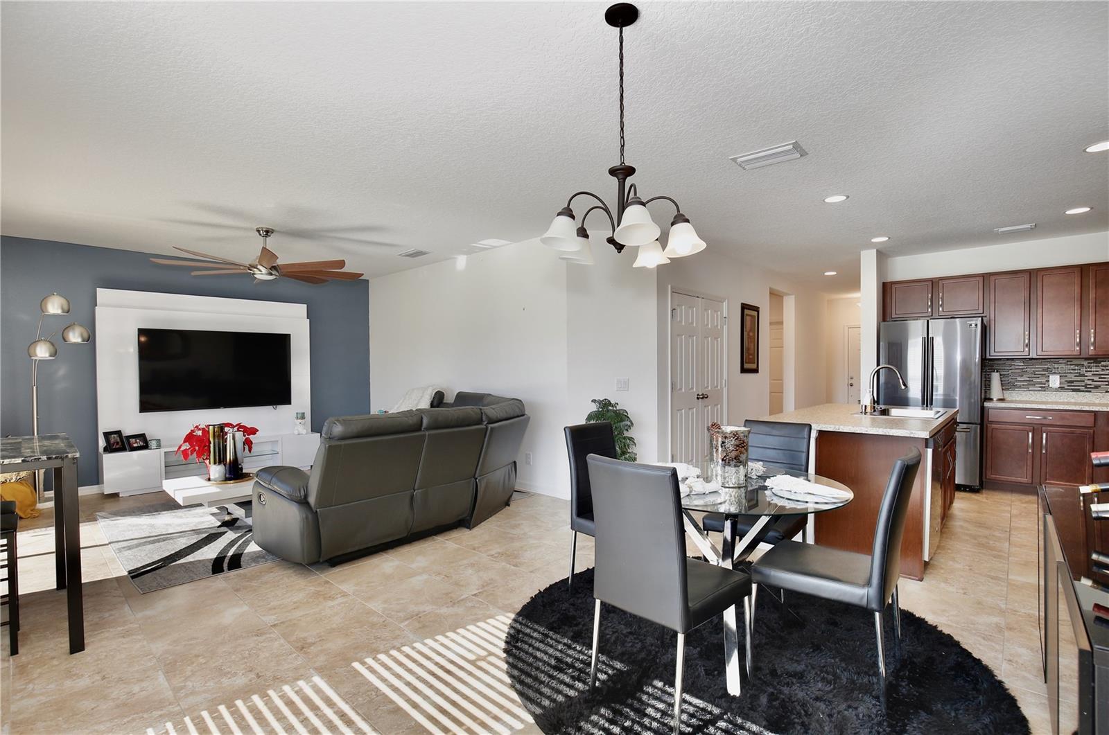 OVERLOOK RESERVE PH 2 - Residential Lease