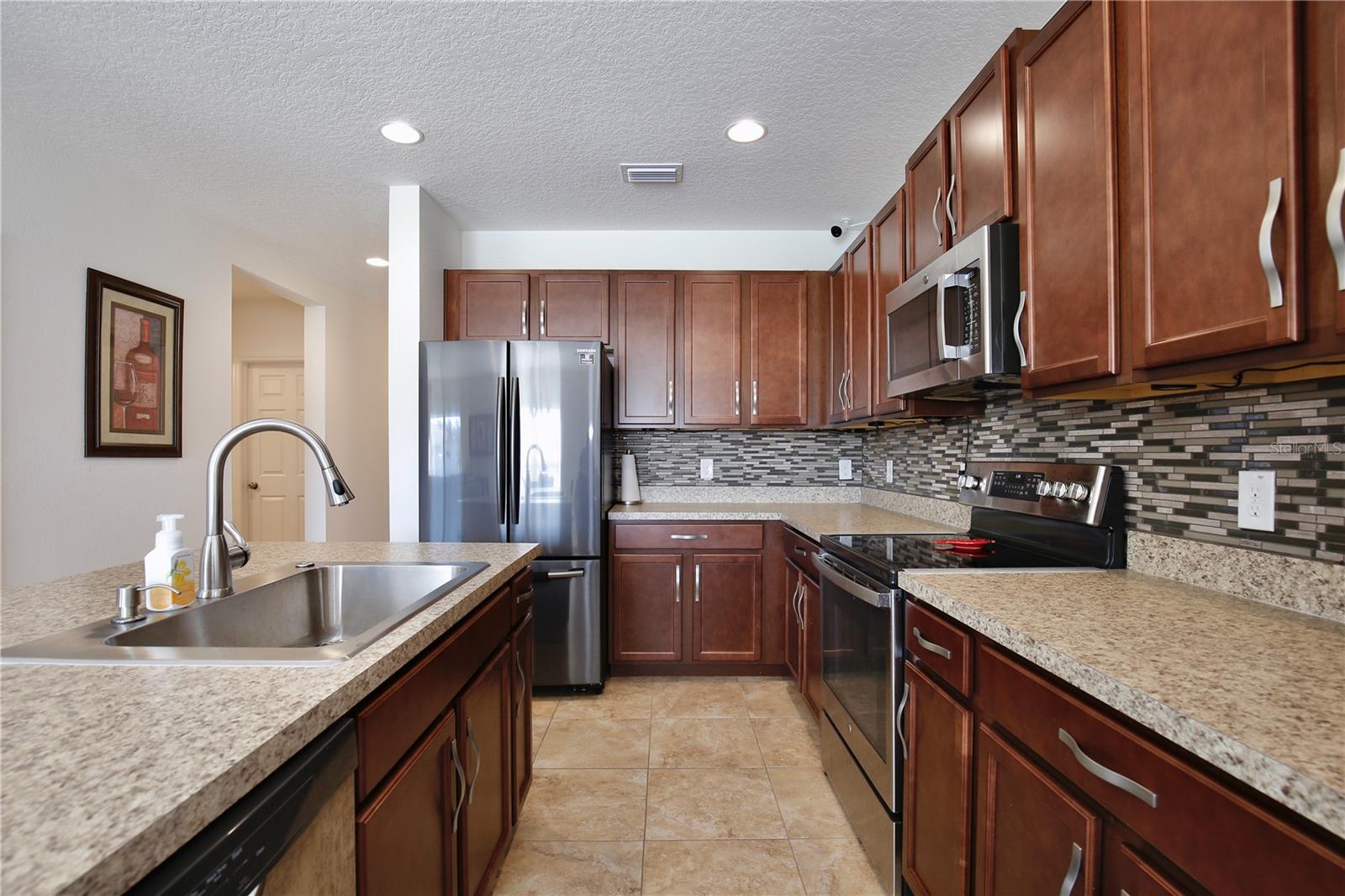 OVERLOOK RESERVE PH 2 - Residential Lease