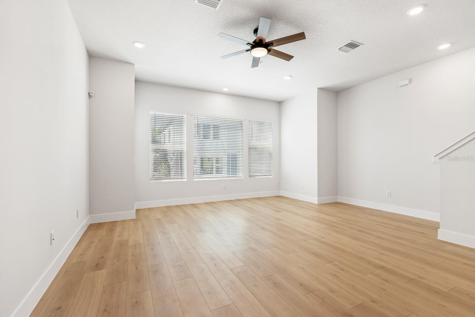 APEX AT SEMINOLE HEIGHTS - Residential Lease