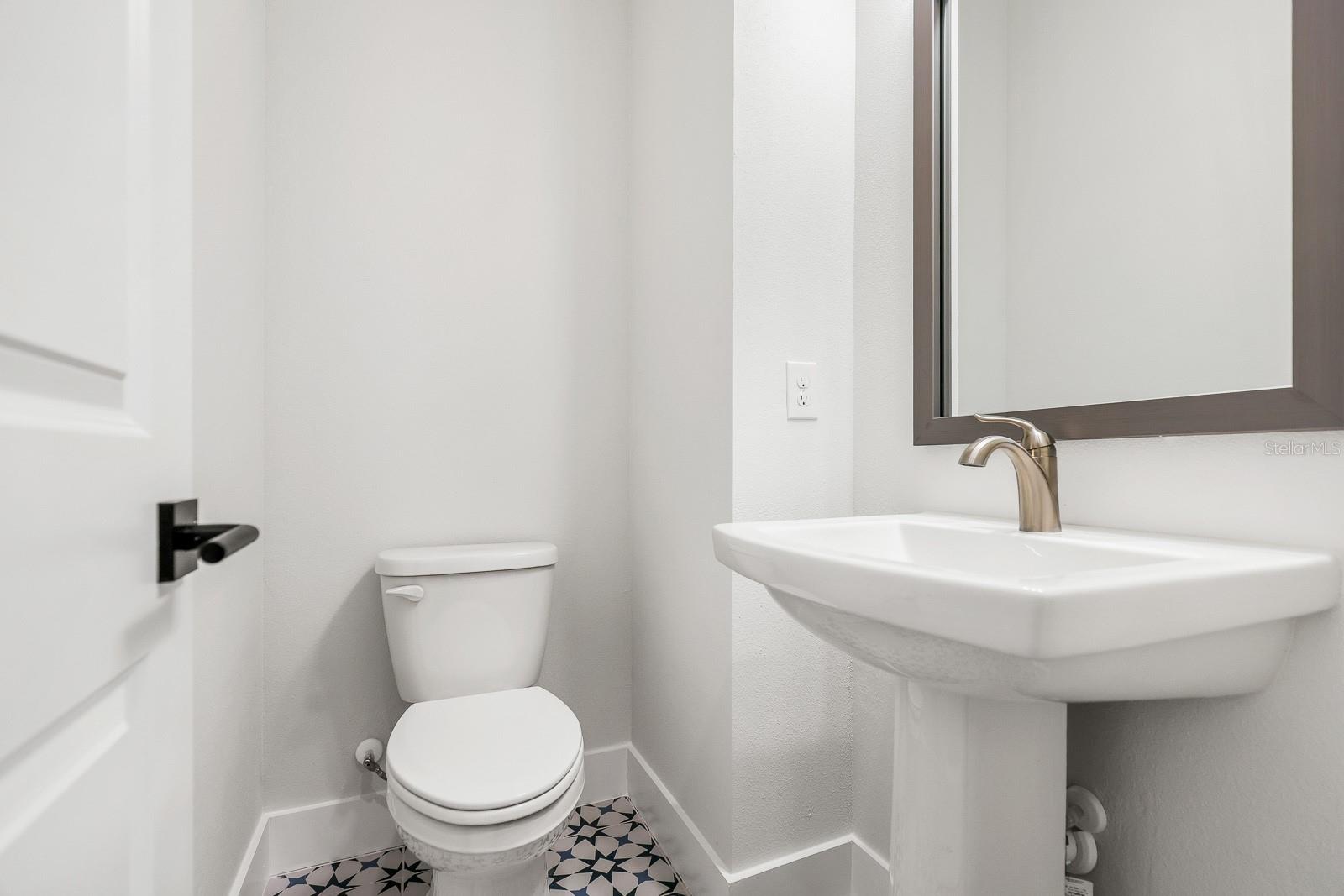 APEX AT SEMINOLE HEIGHTS - Residential Lease