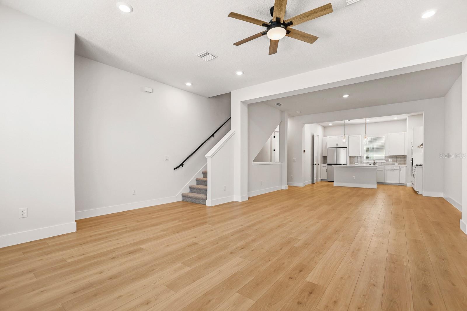 APEX AT SEMINOLE HEIGHTS - Residential Lease